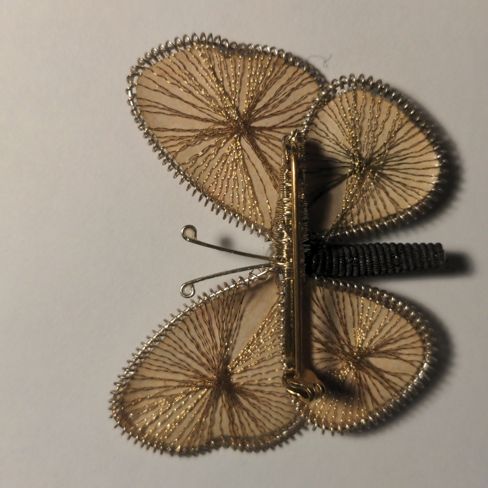 Vintage Butterfly Brooch Pin - Picture 4 of 4